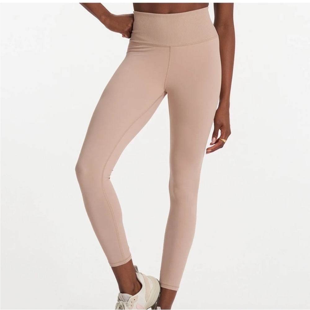 NWT! ✨Vuori Rib Studio Legging ✨. Size Large. Color Coconut.